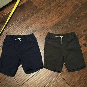 Old Navy Shorts. Size 5T. Navy and Dark Grey